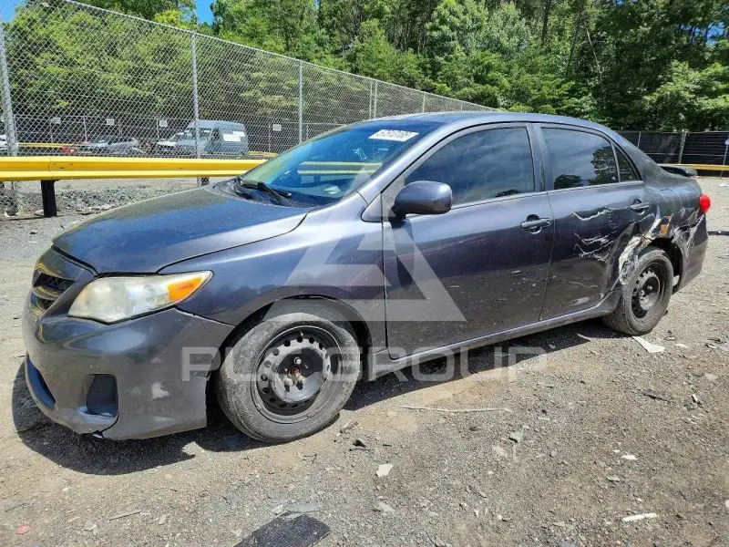 2012 Toyota COROLLA фото