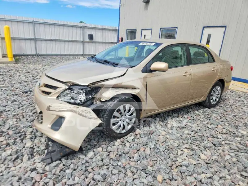 2012 Toyota COROLLA фото
