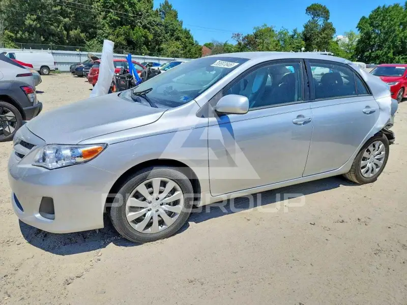 2012 Toyota COROLLA фото