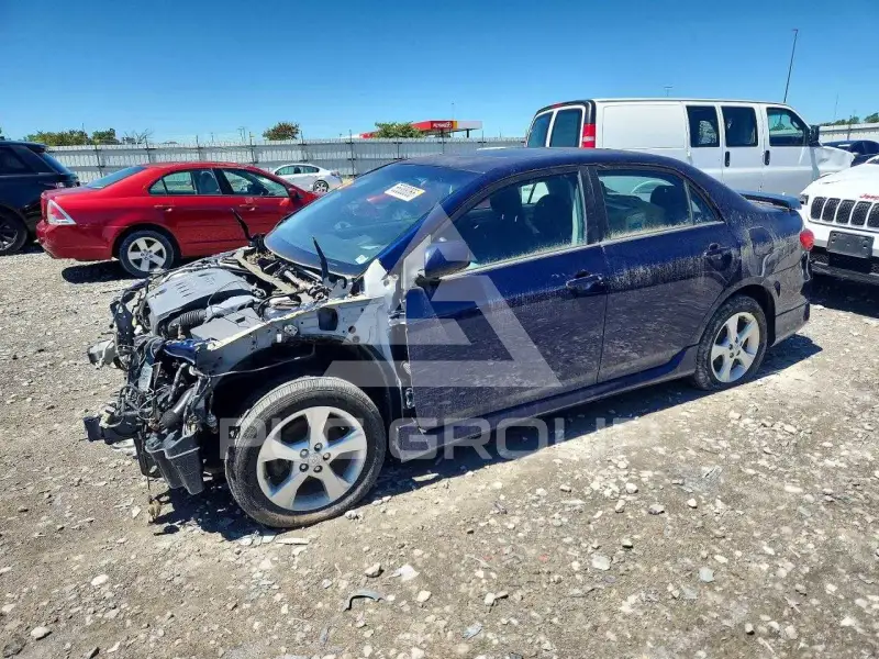 2012 Toyota COROLLA фото