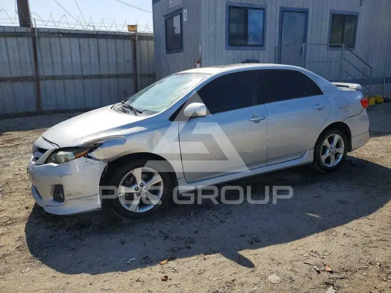 2012 Toyota COROLLA фото