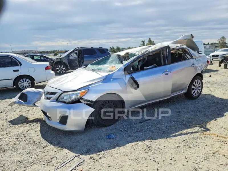 2012 Toyota COROLLA фото