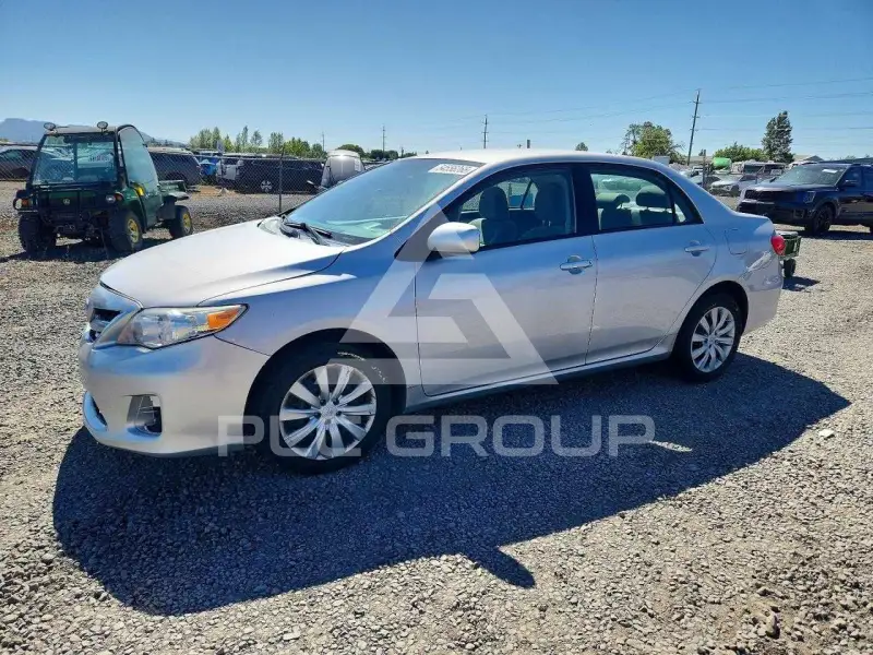 2012 Toyota COROLLA фото