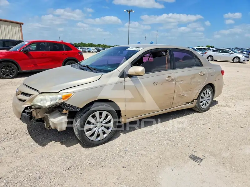 2012 Toyota COROLLA фото