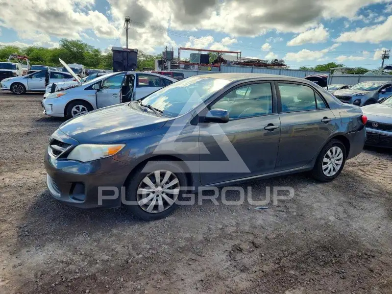 2012 Toyota COROLLA фото