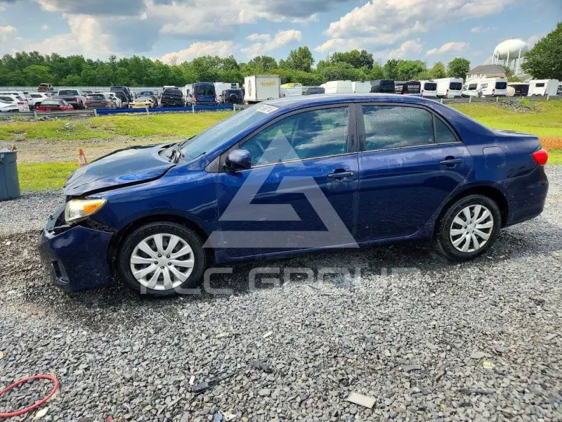 2012 Toyota COROLLA фото