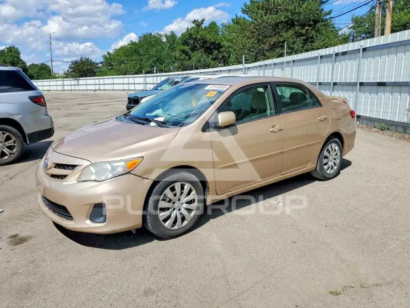 2012 Toyota COROLLA фото