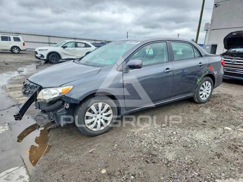 2012 Toyota COROLLA фото