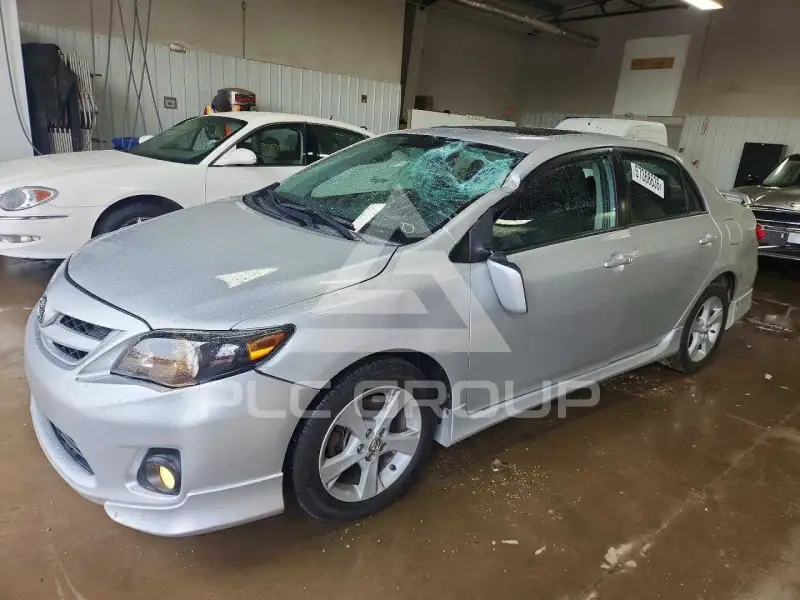 2012 Toyota COROLLA фото