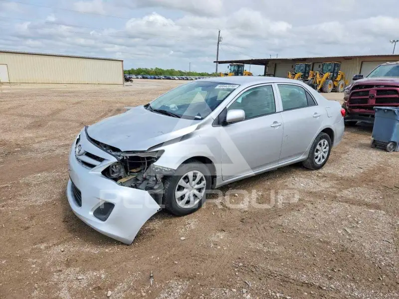 2012 Toyota COROLLA фото