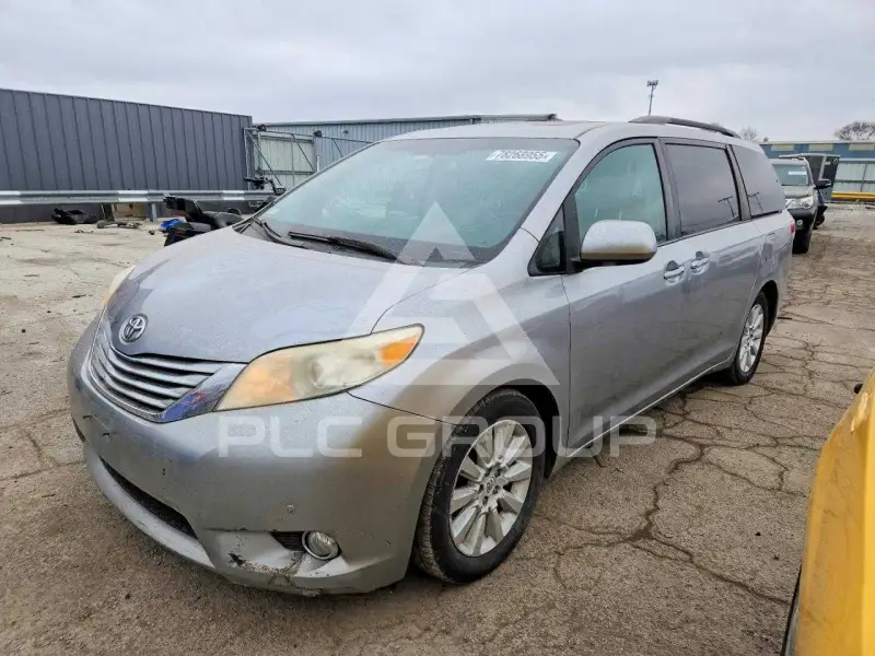 2012 Toyota SIENNA фото