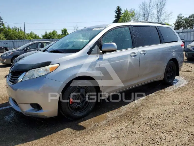 2012 Toyota SIENNA фото