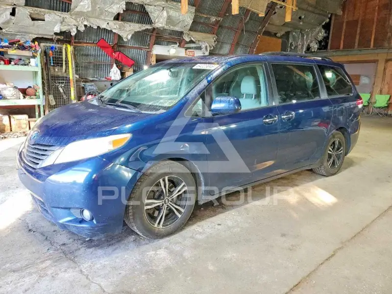 2012 Toyota SIENNA фото