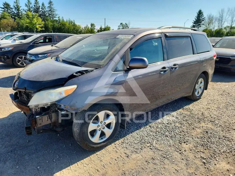 2012 Toyota SIENNA фото