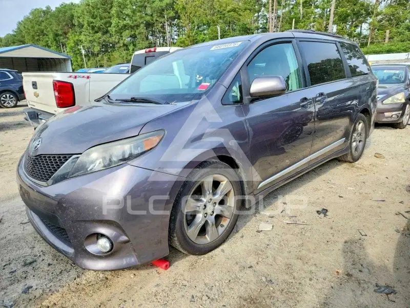 2012 Toyota SIENNA фото