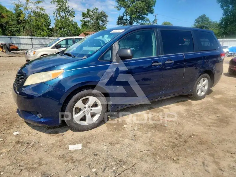 2012 Toyota SIENNA фото