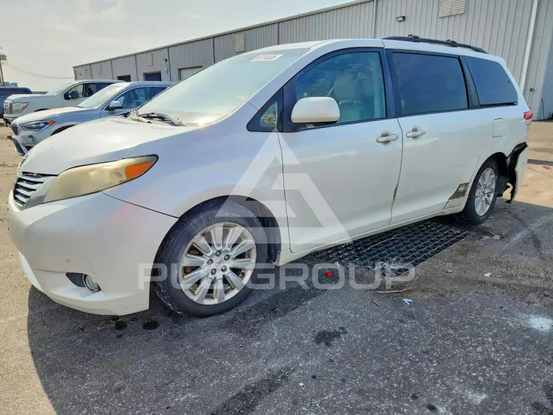2012 Toyota SIENNA фото