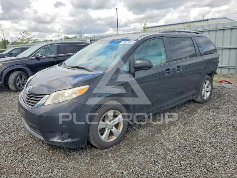 2012 Toyota SIENNA фото