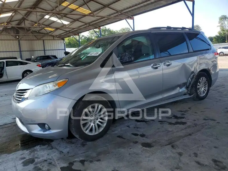 2012 Toyota SIENNA фото