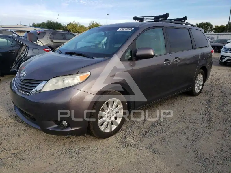 2012 Toyota SIENNA фото