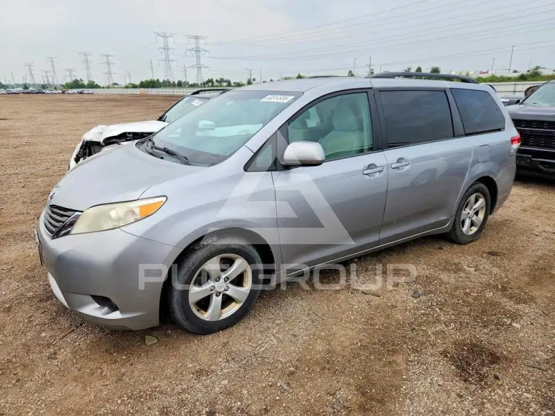 2012 Toyota SIENNA фото
