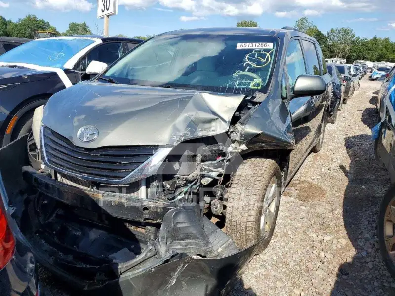 2012 Toyota SIENNA фото