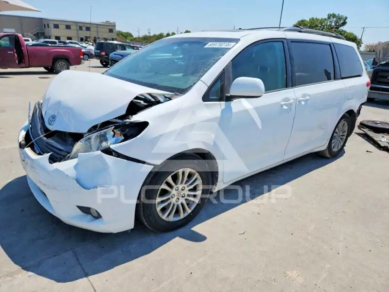 2012 Toyota SIENNA фото