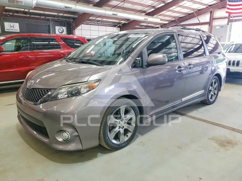 2012 Toyota SIENNA фото