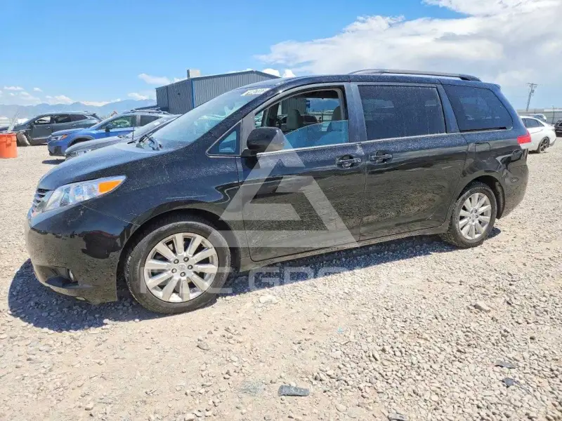 2012 Toyota SIENNA фото