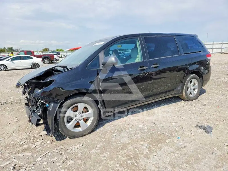 2012 Toyota SIENNA photo