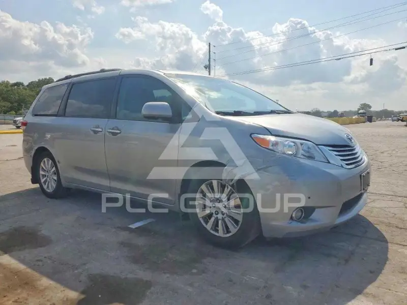 2012 Toyota SIENNA фото