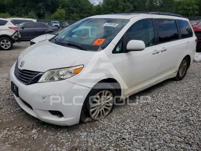 2012 Toyota SIENNA фото