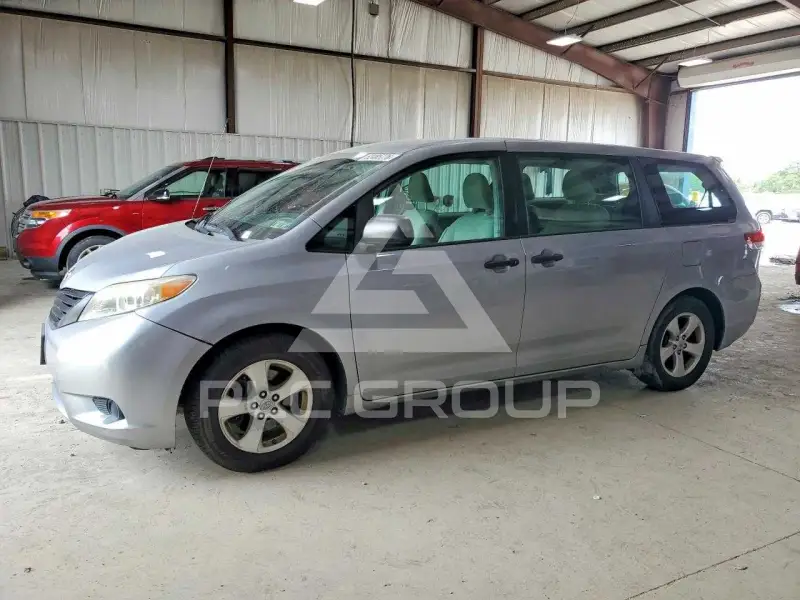 2012 Toyota SIENNA фото