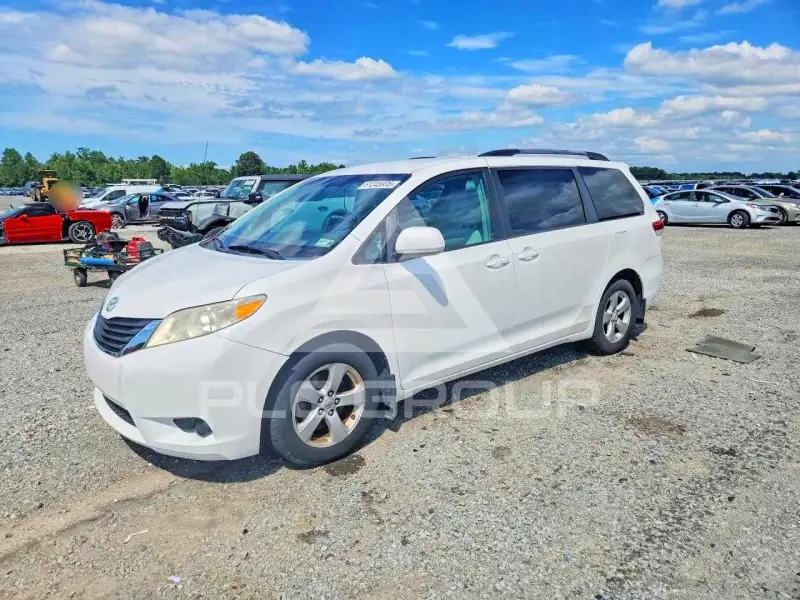 2012 Toyota SIENNA фото