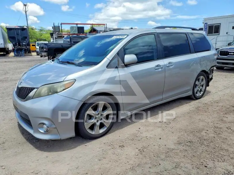 2012 Toyota SIENNA фото