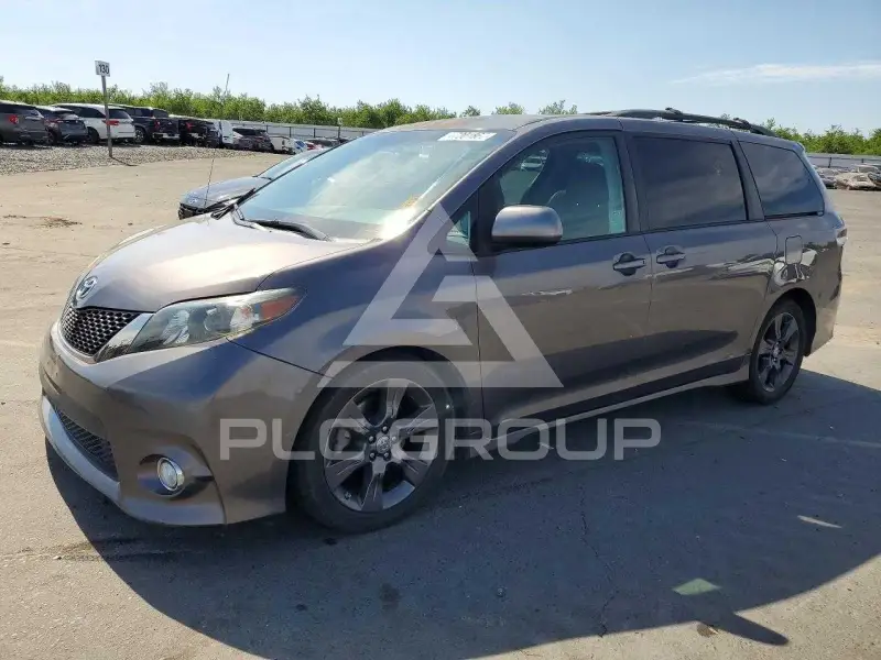 2012 Toyota SIENNA фото