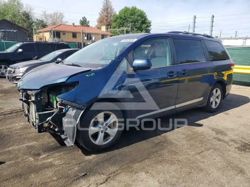 2012 Toyota SIENNA фото