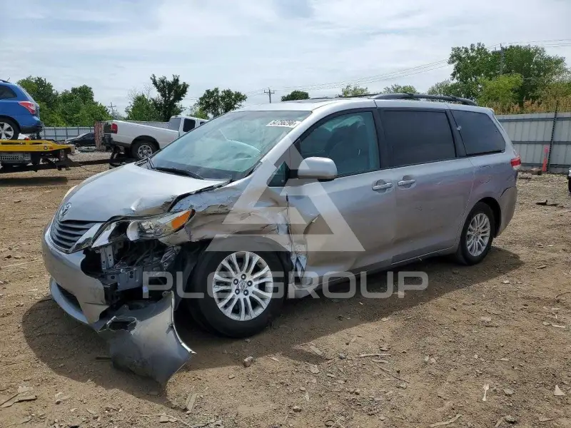 2012 Toyota SIENNA фото