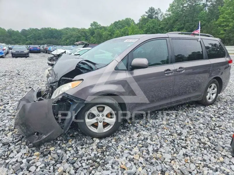 2012 Toyota SIENNA фото