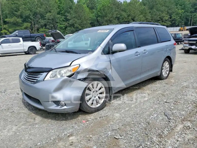 2012 Toyota SIENNA фото