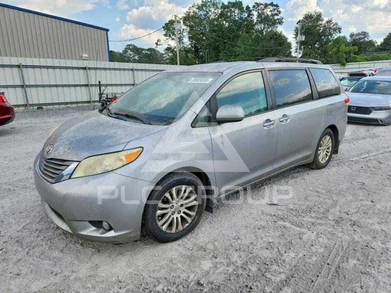 2012 Toyota SIENNA фото