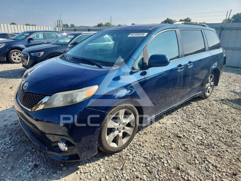 2012 Toyota SIENNA фото