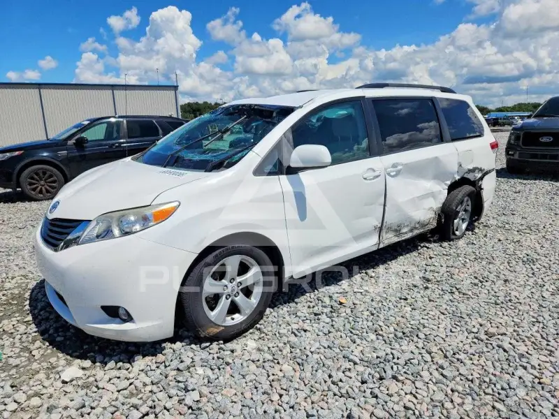 2012 Toyota SIENNA фото