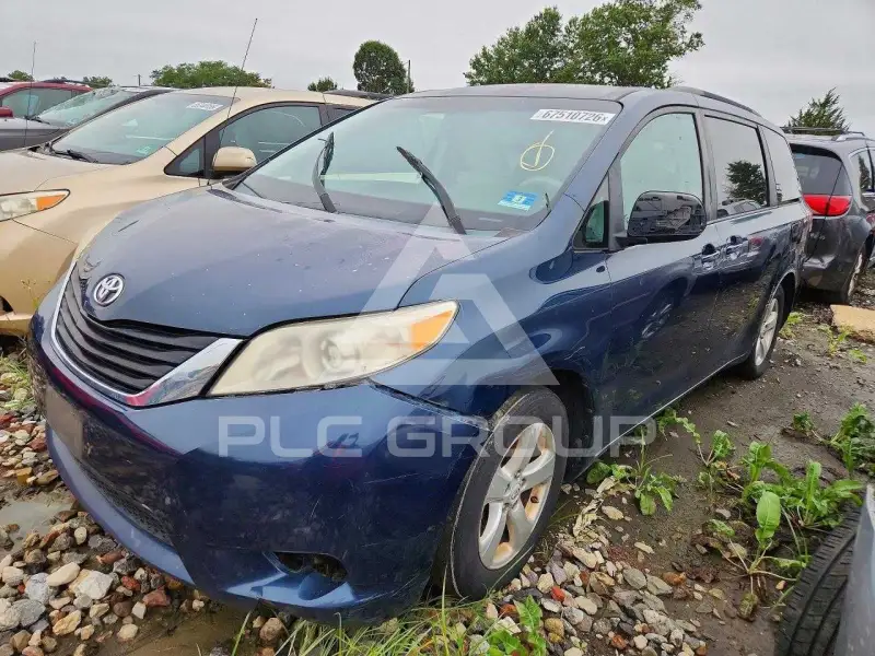 2012 Toyota SIENNA фото