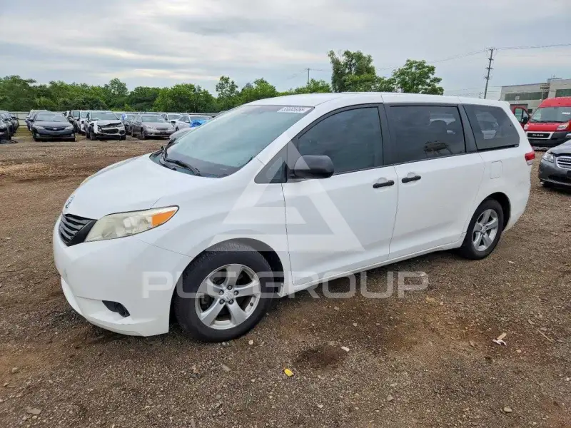 2012 Toyota SIENNA photo