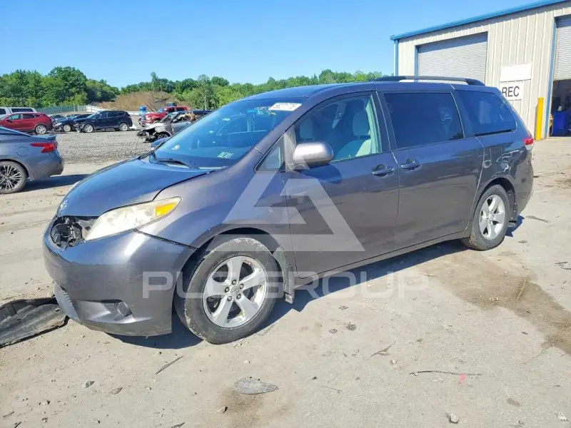 2012 Toyota SIENNA фото