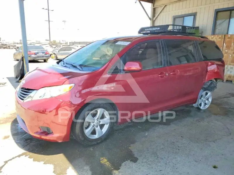 2012 Toyota SIENNA фото
