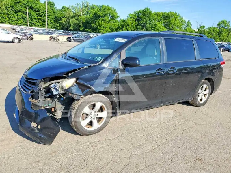 2012 Toyota SIENNA фото