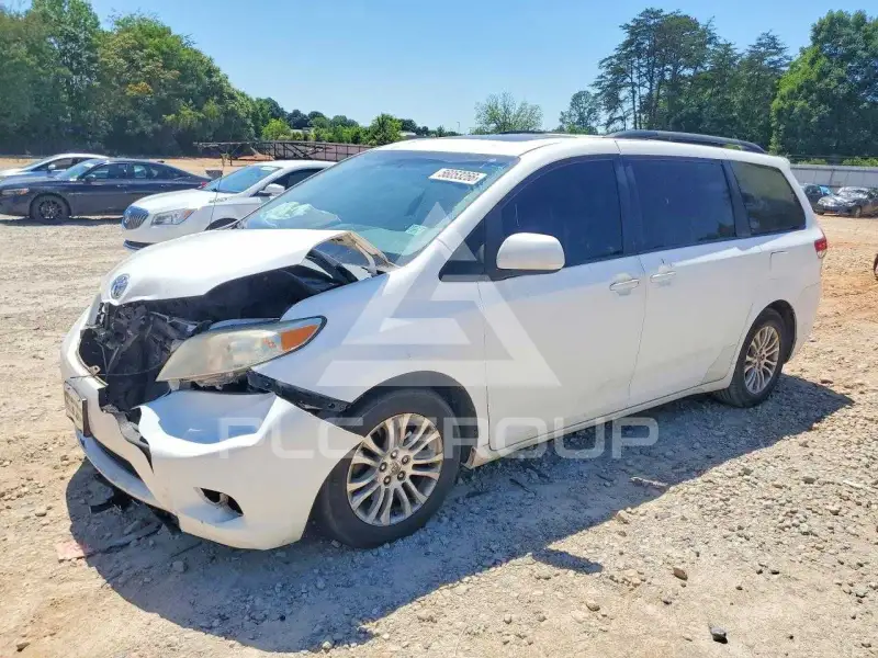 2012 Toyota SIENNA фото