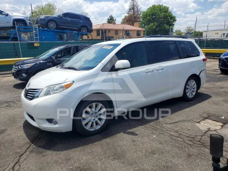 2012 Toyota SIENNA фото